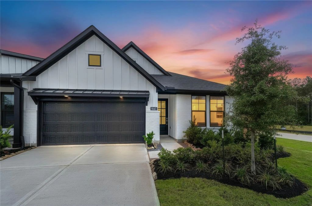 9143 Petroglyph Point Court, Porter