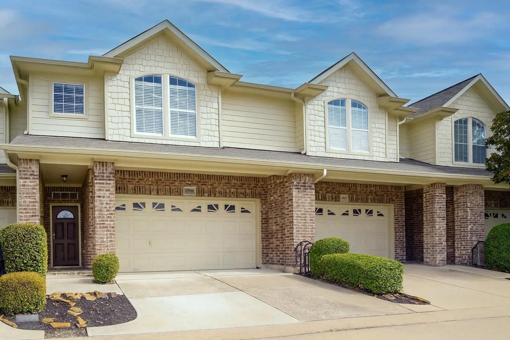 10944 Chazenwood Drive, Houston