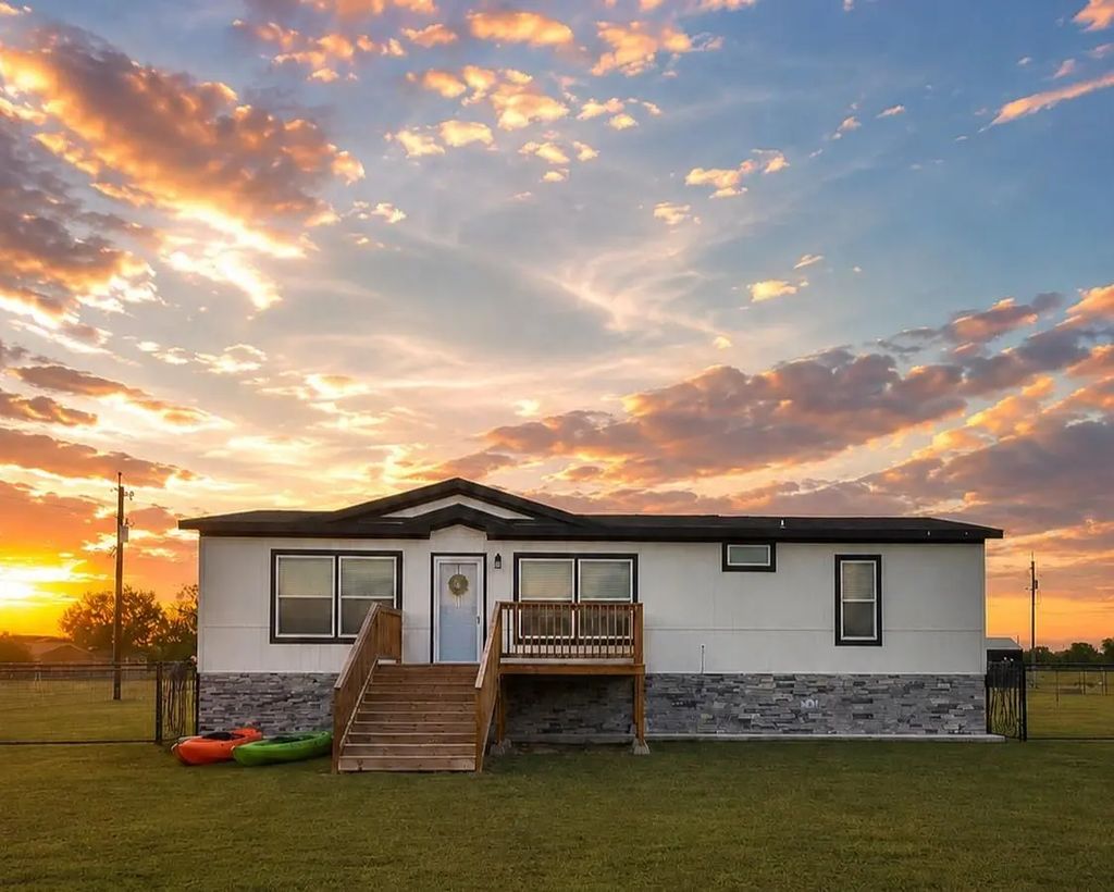 72 Rosebud Lane, Gonzales