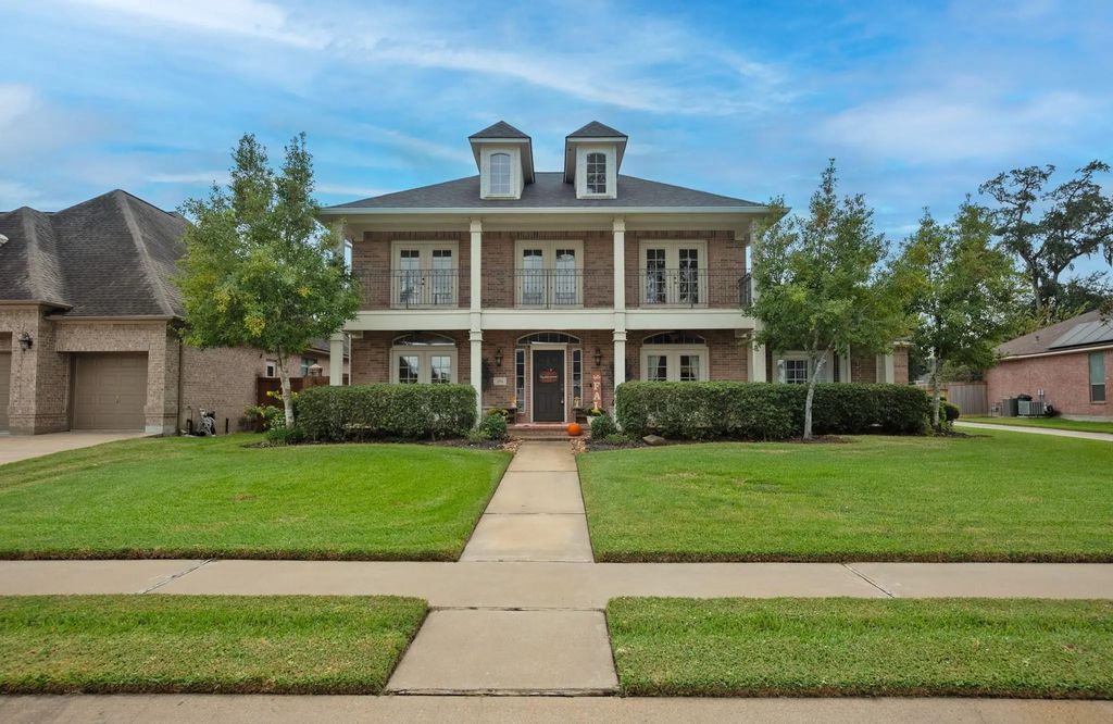 204 Arrowhead Drive, Lake Jackson