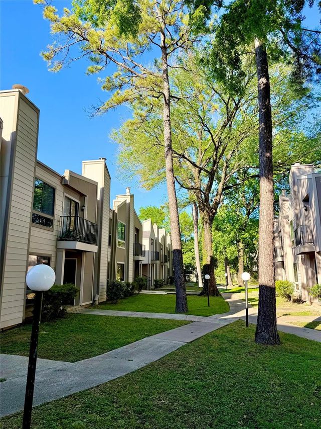 17202 Imperial Valley Drive 40, Houston