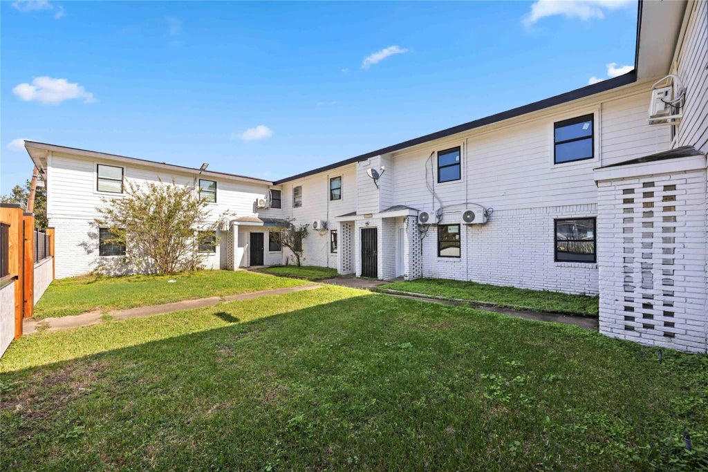 6811 Del Rio Street 25, Houston