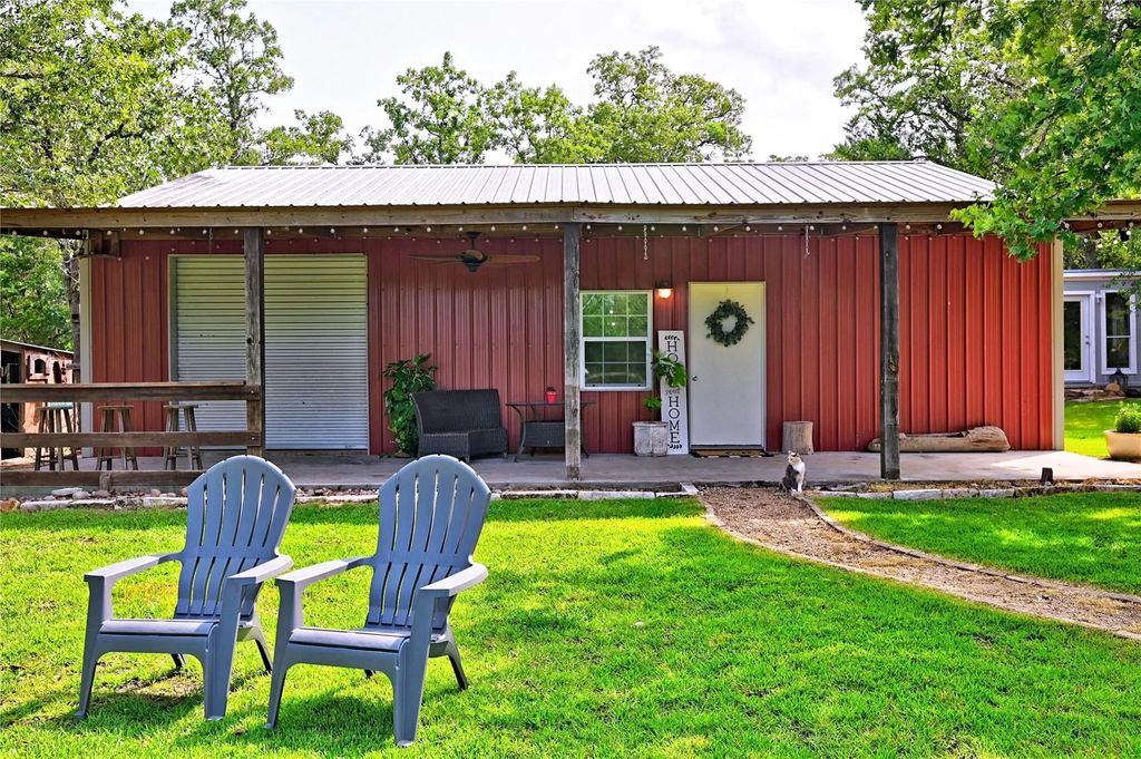2203 Dead End Lane, Ledbetter