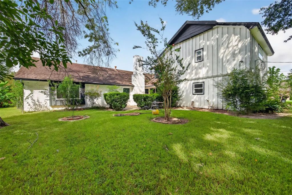 6707 Burning Tree Drive, Houston