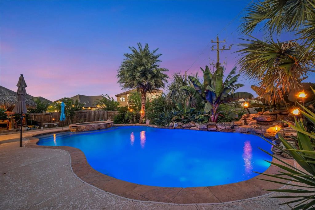322 Marina Oaks Court, Kemah