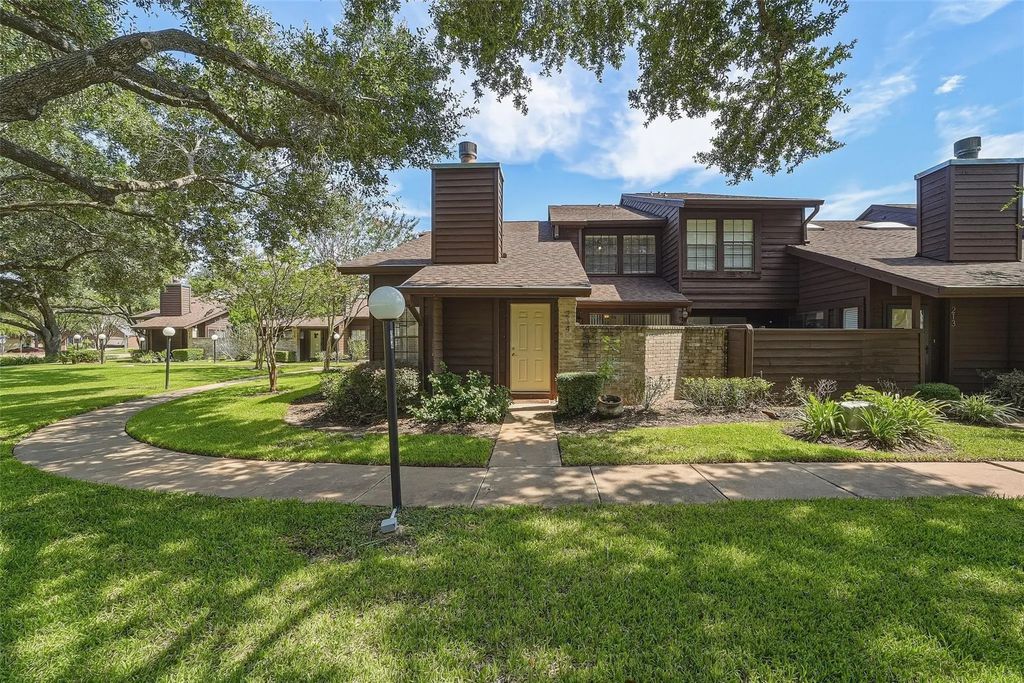 2611 Grants Lake Boulevard 214, Sugar Land