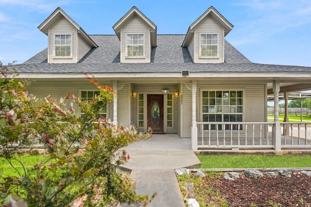 2203 Shouse Road, Santa Fe
