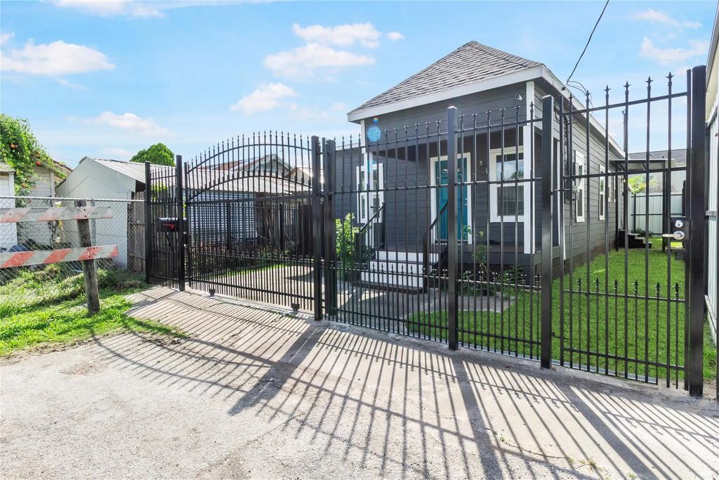 531 N Estelle Street, Houston