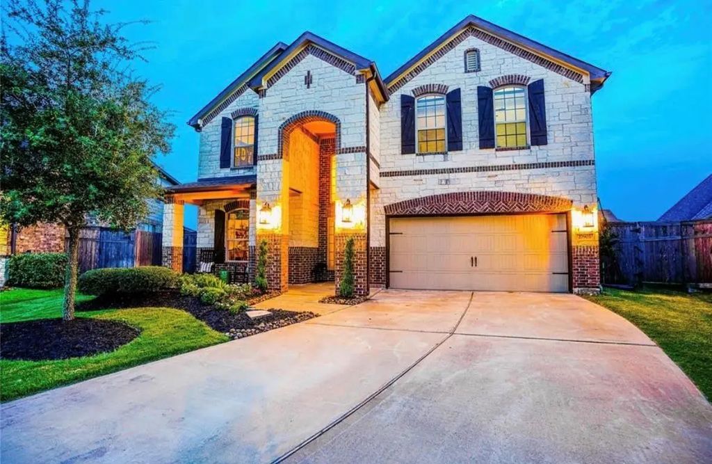 27903 Twin Knolls Lane, Fulshear