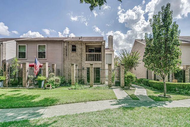 800 Country Place Drive 1301, Houston