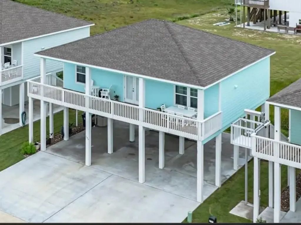 195 Paradise Drive, Rockport