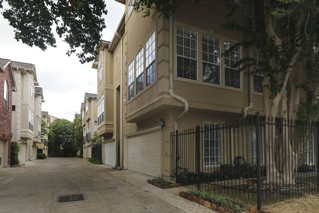 5302 Blossom Street, Houston