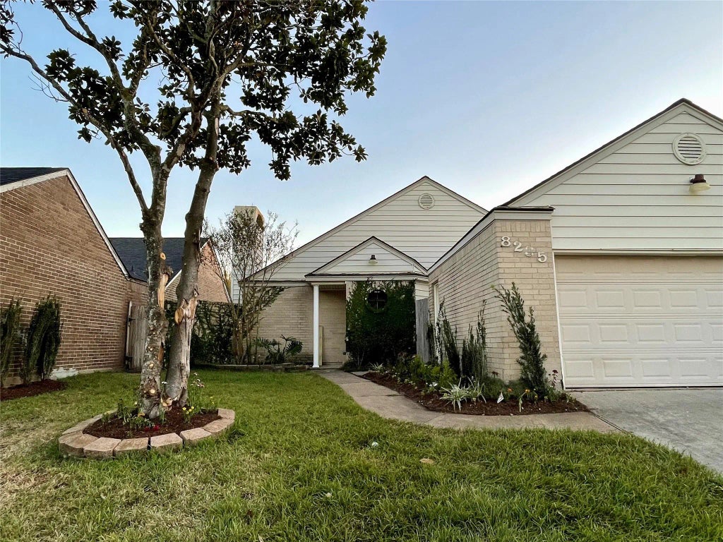 8235 Twin Tree Lane, Houston