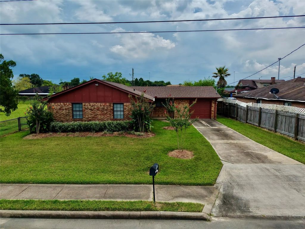2565 W Virginia Street, Beaumont