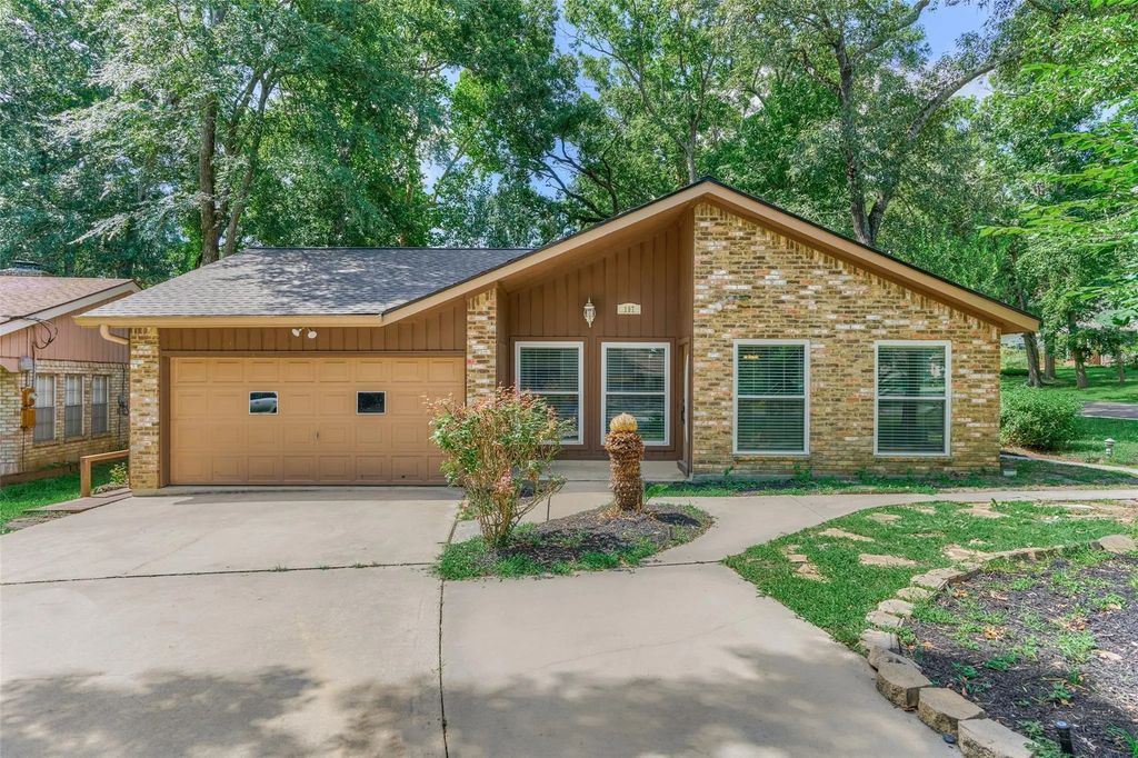 107 Velda Rose Lane, Conroe