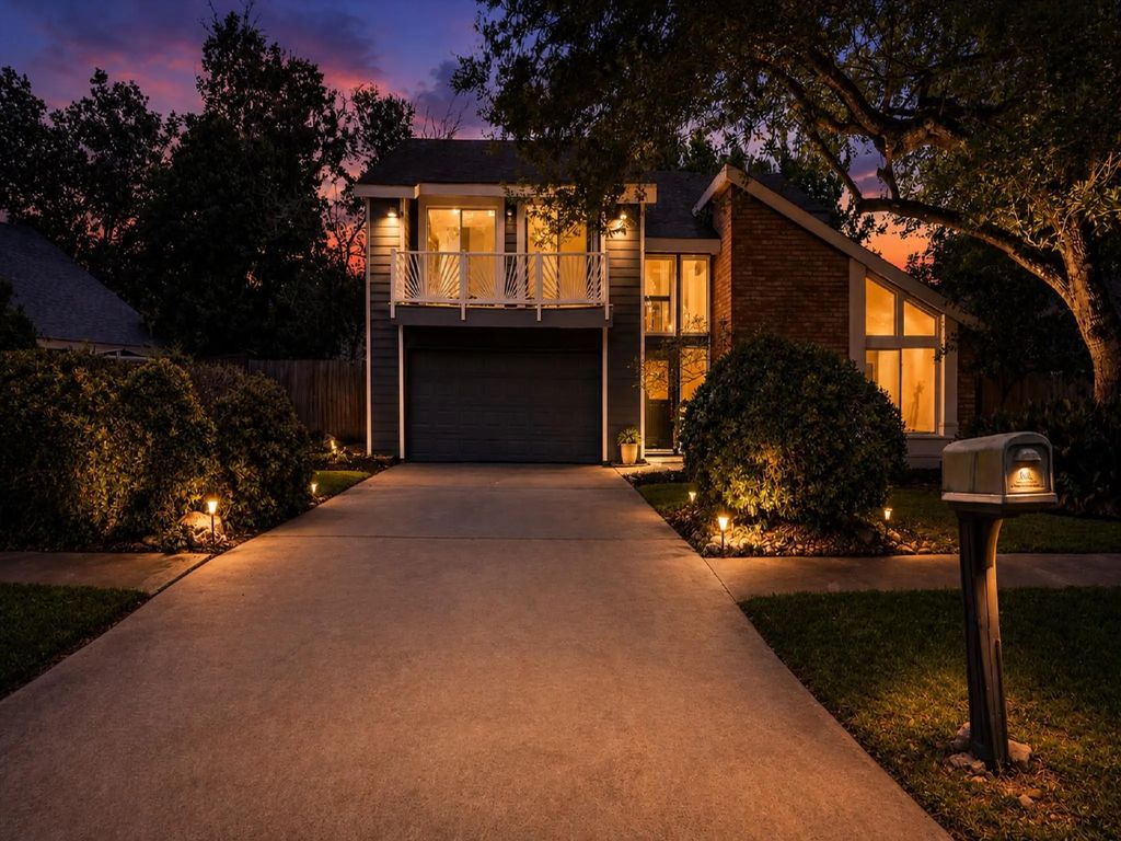 12826 Palm Desert Lane, Houston