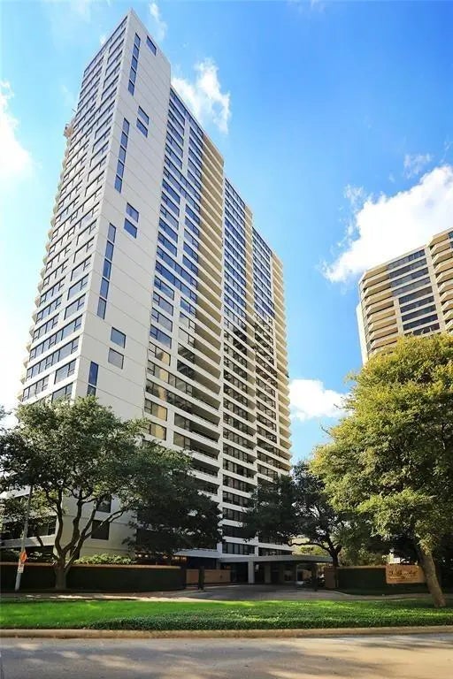 15 Greenway Plaza 12g, Houston