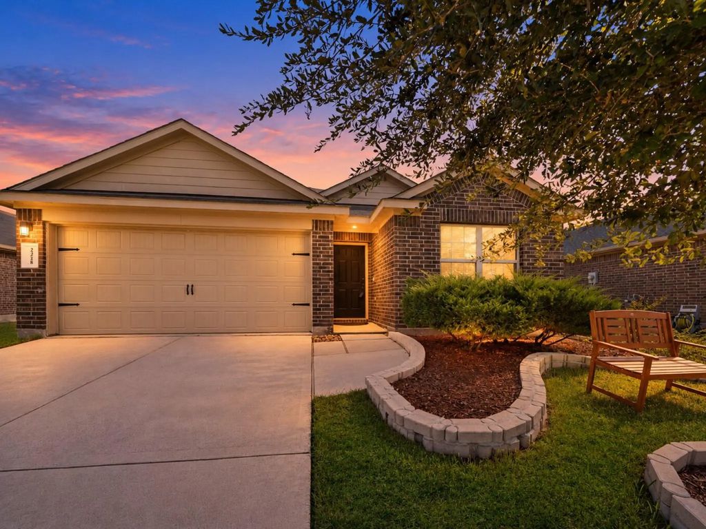 23218 Robbers Nest Drive, Spring