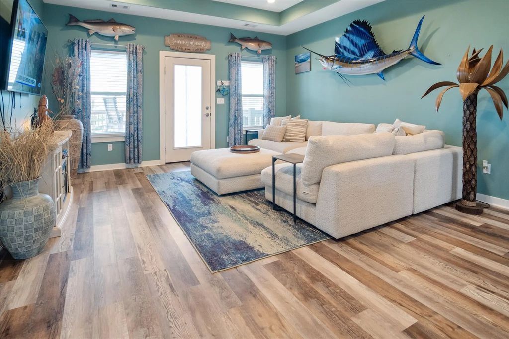 957 S Cove, Crystal Beach