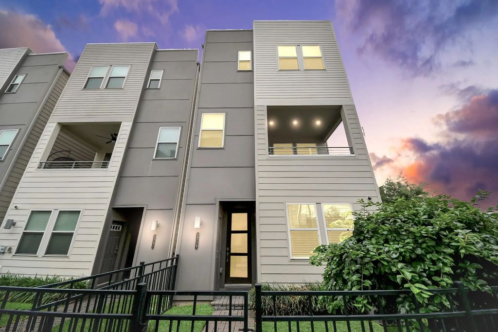 2719 Clinton Drive, Houston