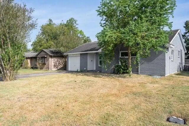 415 Bellmar Lane, Friendswood