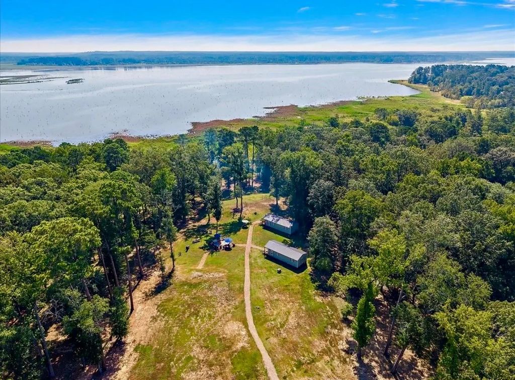 1601 County Road 489, Etoile