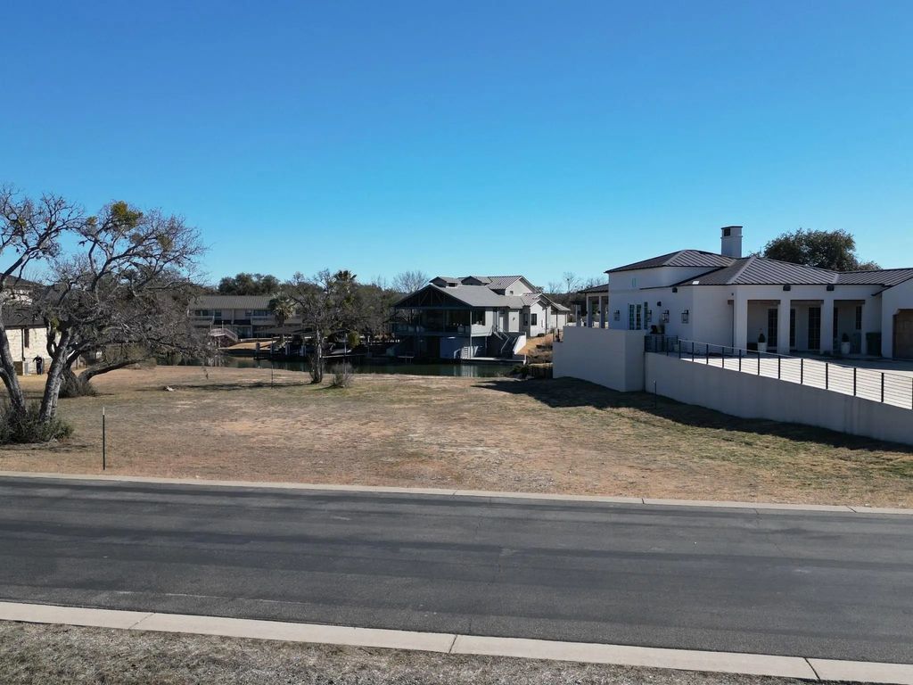 2811 Fault Line Drive, Horseshoe Bay