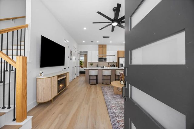 9019 Comal Street B, Houston