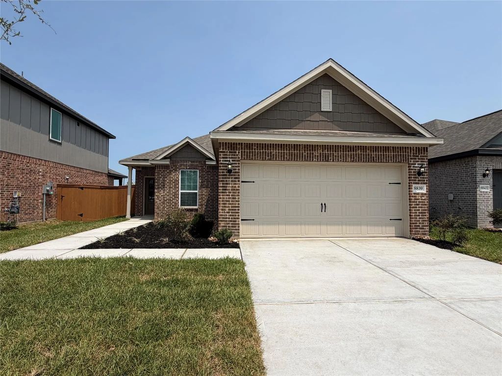 8839 New Jade Drive, Iowa Colony