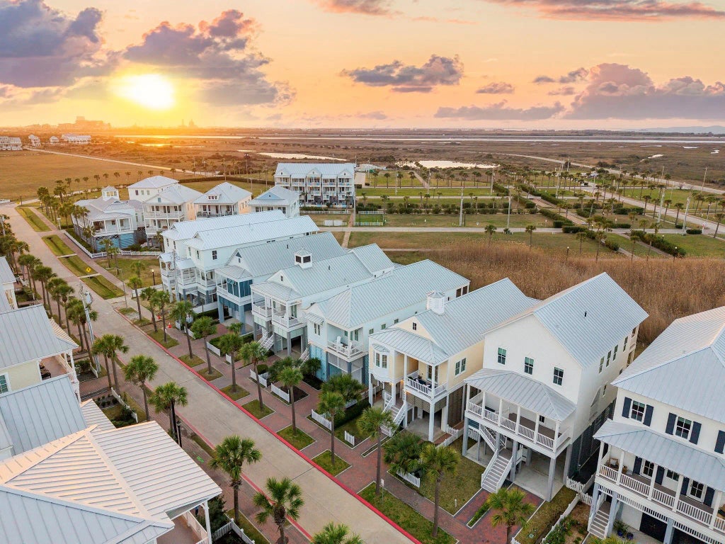 2630 E Seaside Drive, Galveston