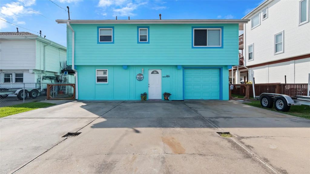 261 Barracuda Street, Bayou Vista