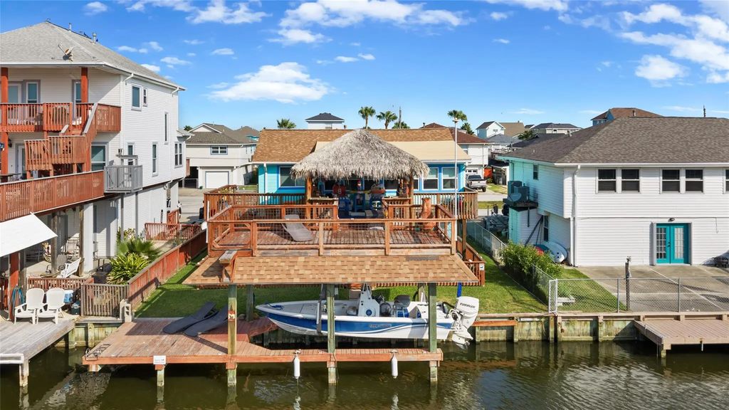 261 Barracuda Street, Bayou Vista