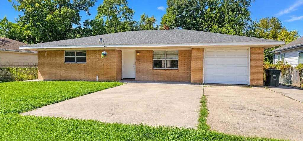 3965 13th Street, Port Arthur