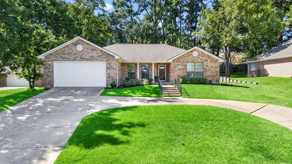 2011 Wickersham Drive, Huntsville