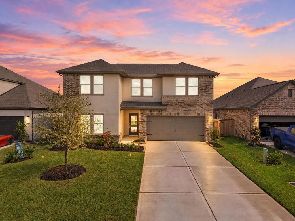 3530 Cardinal Pointe Drive, Angleton