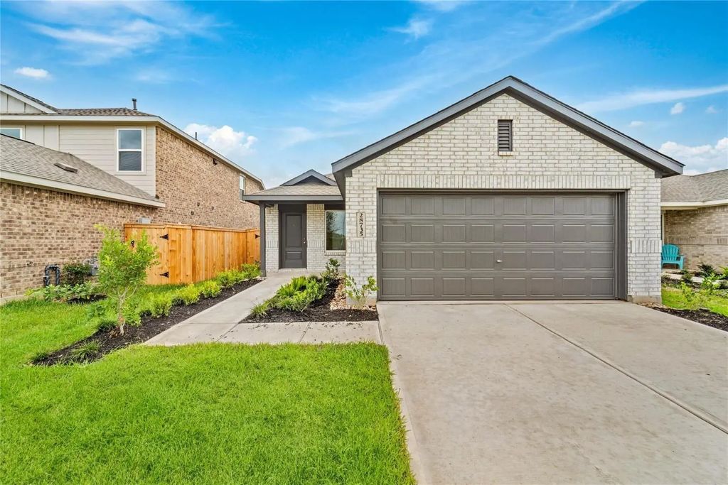 28735 Texas Plains Drive, Hockley