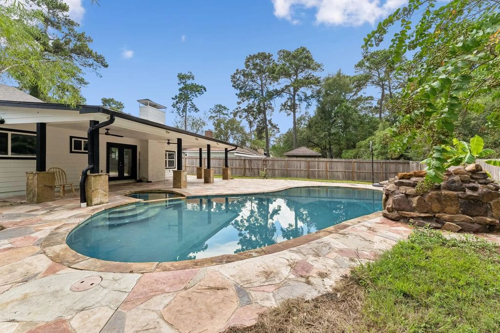 2122 Papoose Trail, Crosby