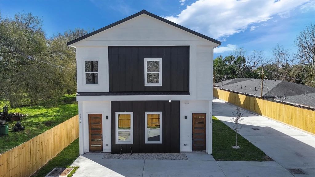 8611 Manus Street, Houston