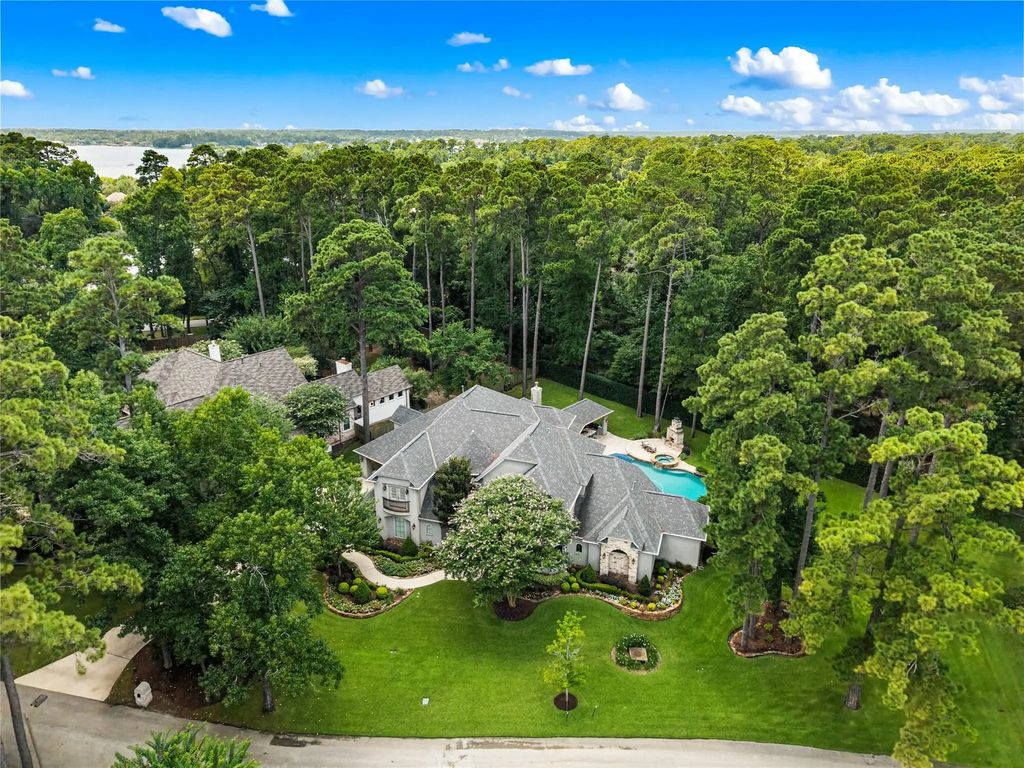 114 Fairwater Drive, Montgomery