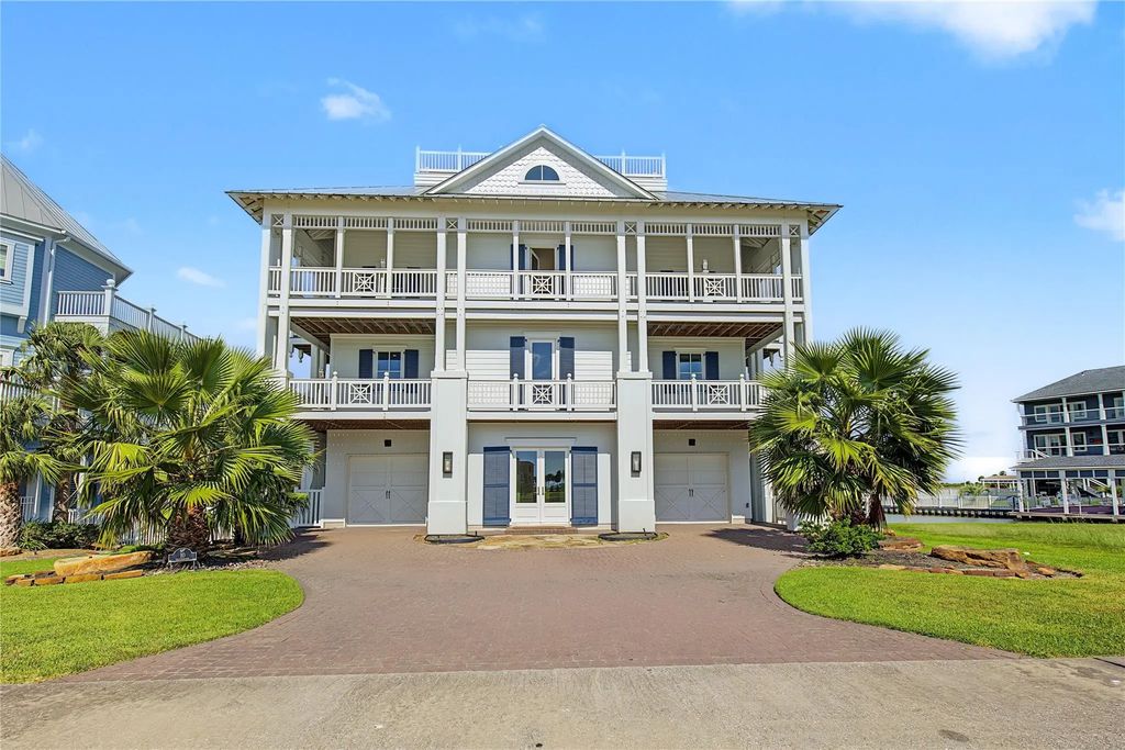 10 Islamorada, Hitchcock