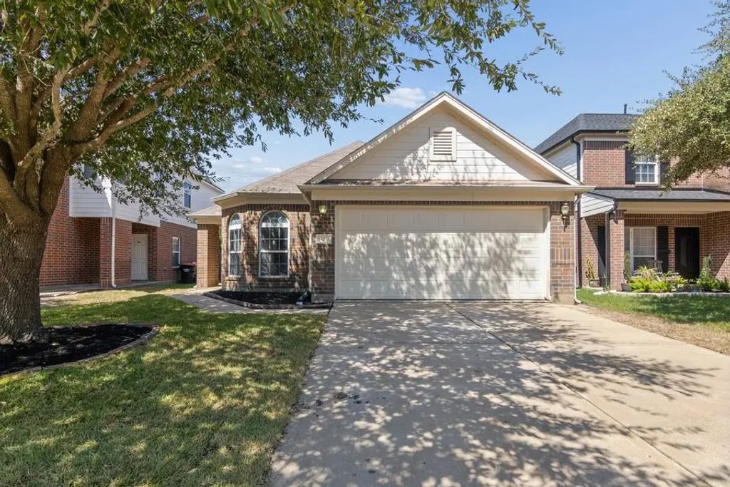 14703 Keystone Green Drive, Cypress