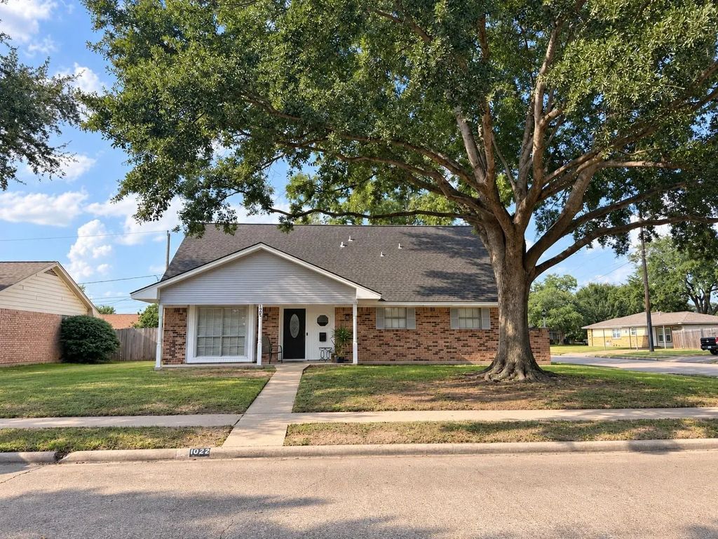 1022 Grace Street, Deer Park