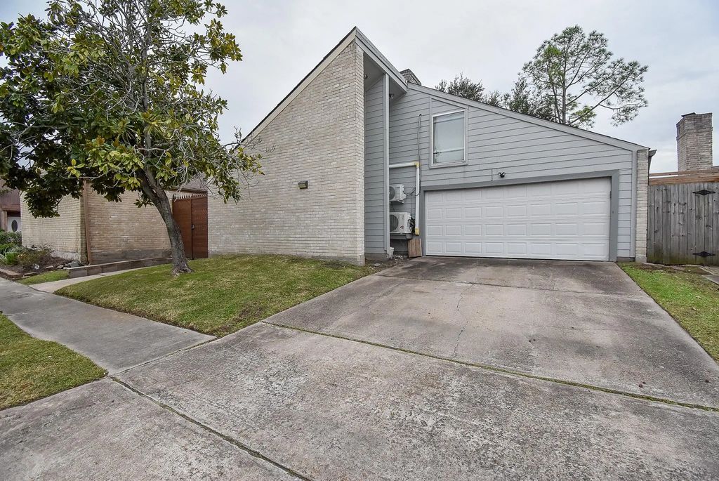 7631 Hopewell Lane, Houston
