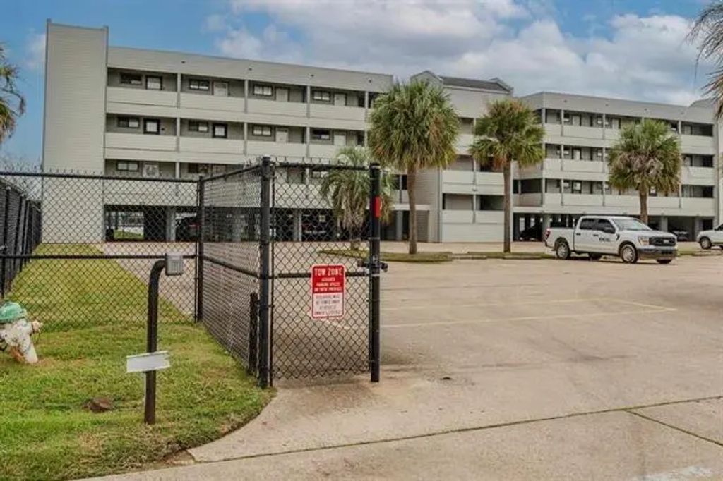 580 Pleasure Island Boulevard 115, Port Arthur