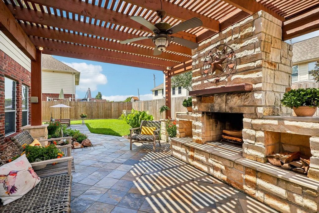 3914 Conroe Lake Court, Pearland