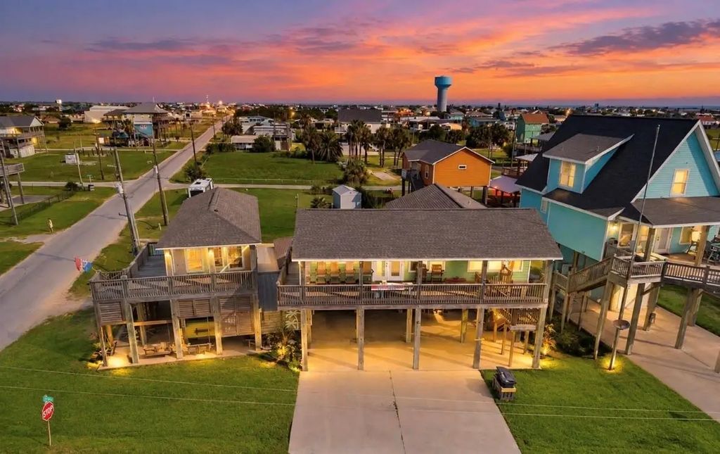 846 S Crystal Beach Road, Crystal Beach
