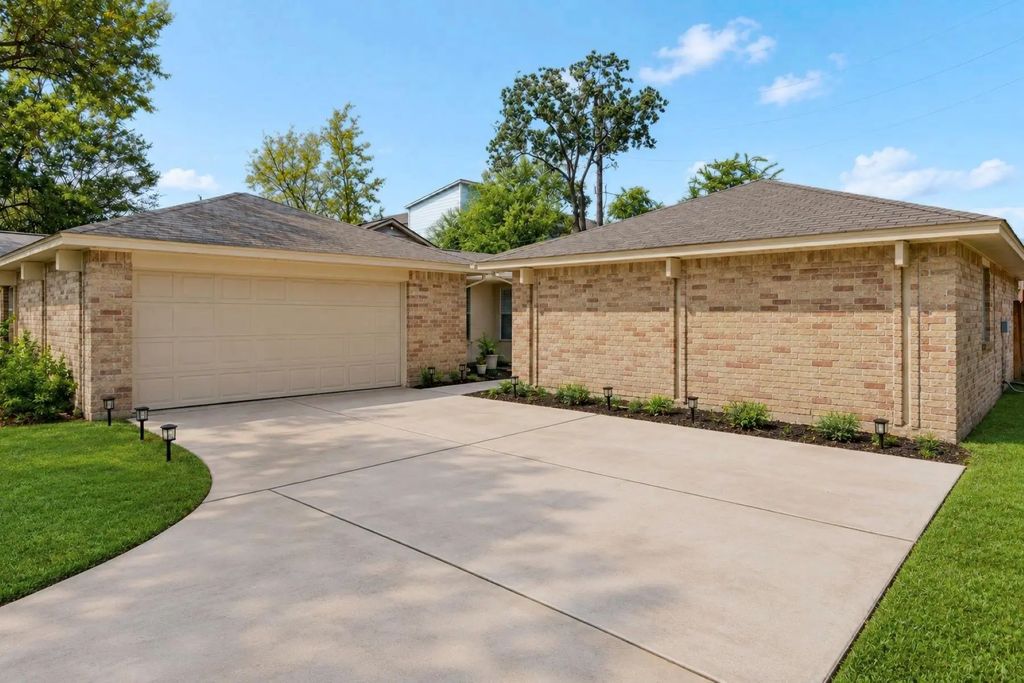 10411 Rabbit Oak Drive, Houston