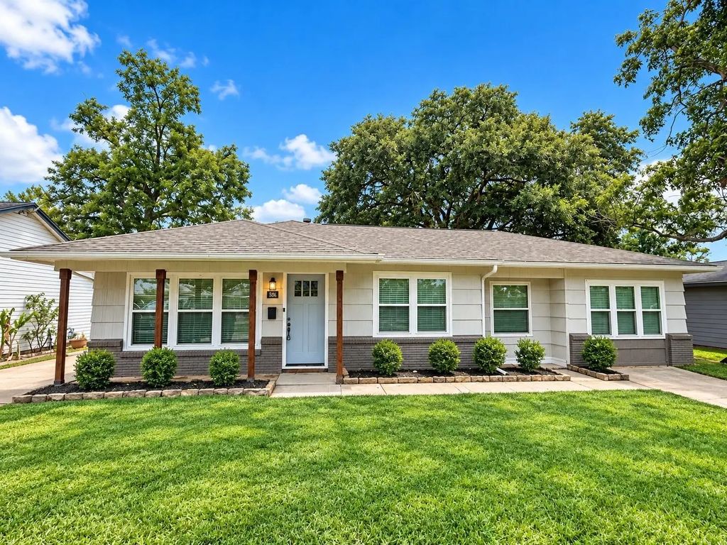 306 Wisteria Street, Lake Jackson