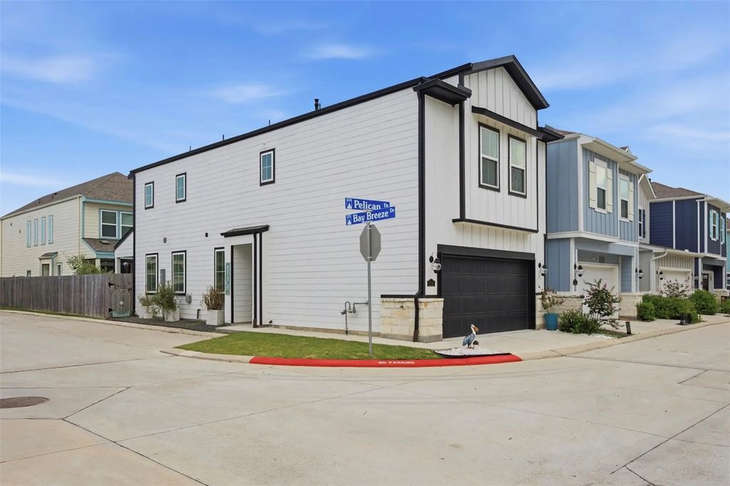 614 Pelican Drive, Kemah