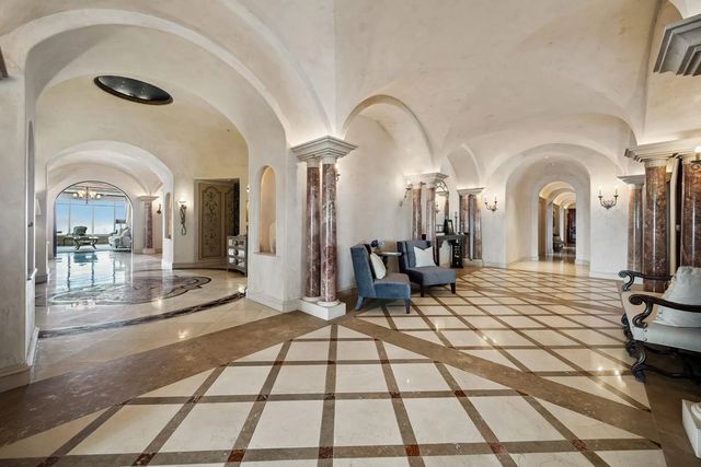 2121 Kirby Drive 33, Houston